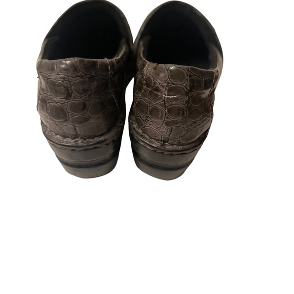 B.0.C. Born of Concept Gray Crocodile Style Slip on Clog Shoes NWOT  Size 7.5 - Picture 4 of 6